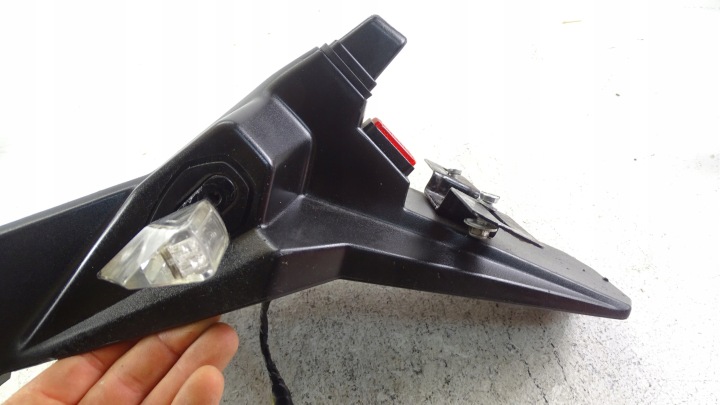 P896 SUZUKI SV 650 03-09 QUEUE FIXATION NUMÉROS CHÂSSIS
