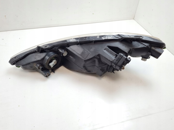 PHARE DROITE AVANT TOYOTA AVENSIS (_T25_) 9922680008 2.0L GASOLINE 114KW