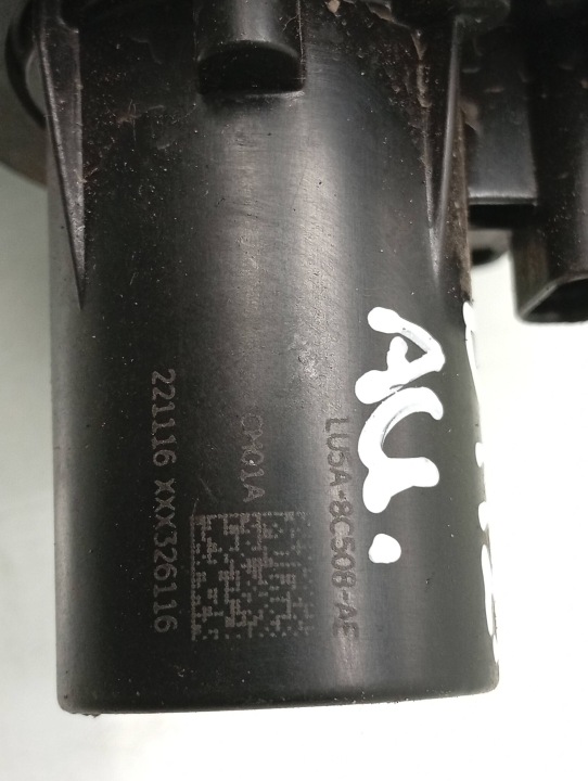 DISTRIBUTEUR POMPE À EAU FORD MUTANG MACH-E LU5A-8C508-AE