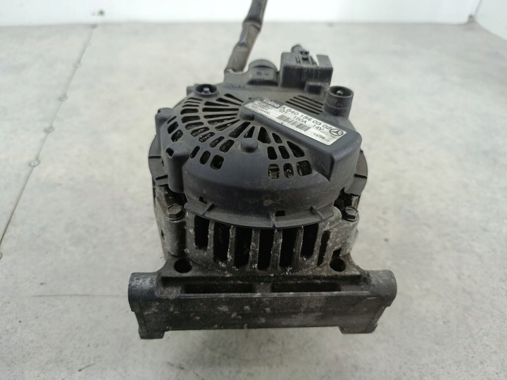 ALTERNATEUR MERCEDES-BENZ CLASSE A W169 A6401540302 TG15C057 VALEO 2.0 CDI