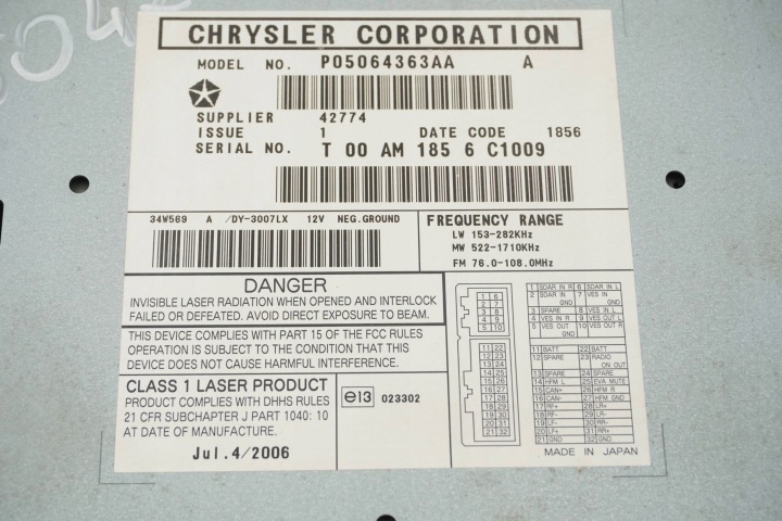 RADIO CD CHRYSLER 300 300C P05064363AA