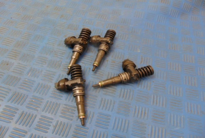 SKODA OCTAVIA I 1.9D INJECTEUR DIESEL 4 PIÈCES ENSEMBLE 0986441517