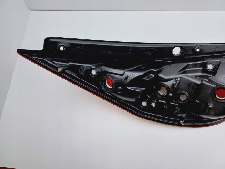 PHARE DROIT ARRIÈRE DANS AILE HYUNDAI I30 924022R0 NR13