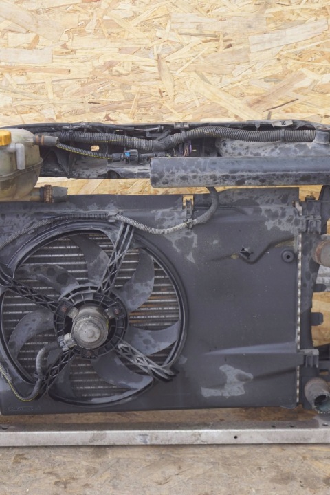 OPEL CORSA D LIFT PANNEAU AVANT RADIATEUR VENTILATEUR (D837)