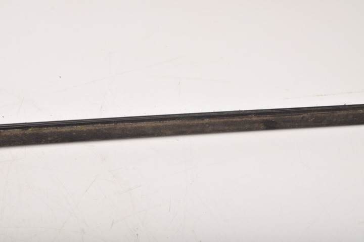 VOLVO V60 MOULURE VITRES PRZYSZYBOWA ARRIÈRE GAUCHE UNIVERSEL