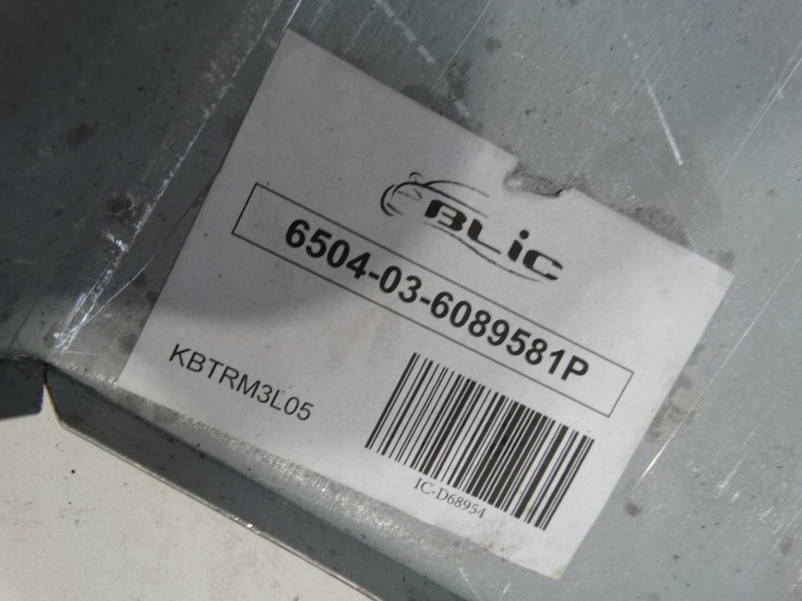 KIT DE RÉPARATION GARDE-BOUE GAUCHE ARRIÈRE DE STR. ROUES RENAULT MASTER III L3H2 10-24R.