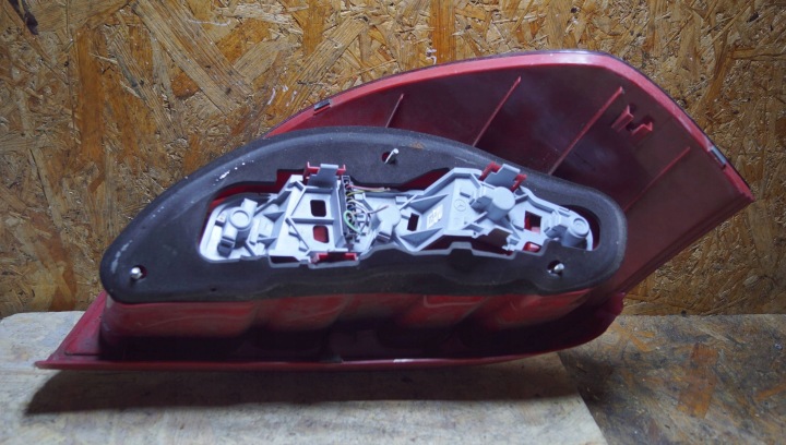 MERCEDES W169 PHARE DROIT ARRIÈRE (S2510)