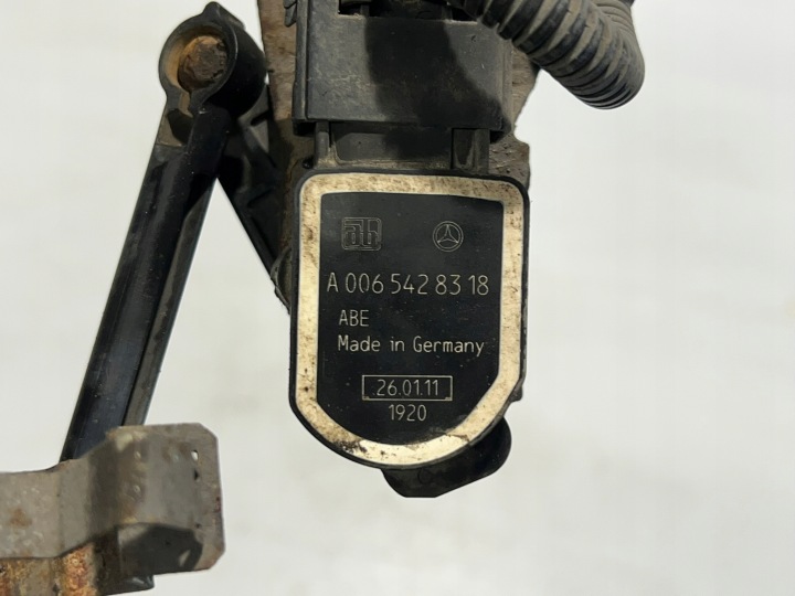 CAPTEUR NIVELLEMENT XÉNON MERCEDES CLS II C218 W218 218 A0065428318