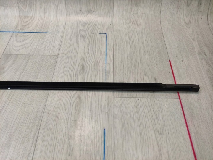 VOLVO XC60 MOULURE RACLOIR PORTES JOINT D'ÉTANCHÉITÉ GAUCHE AVANT 31371111