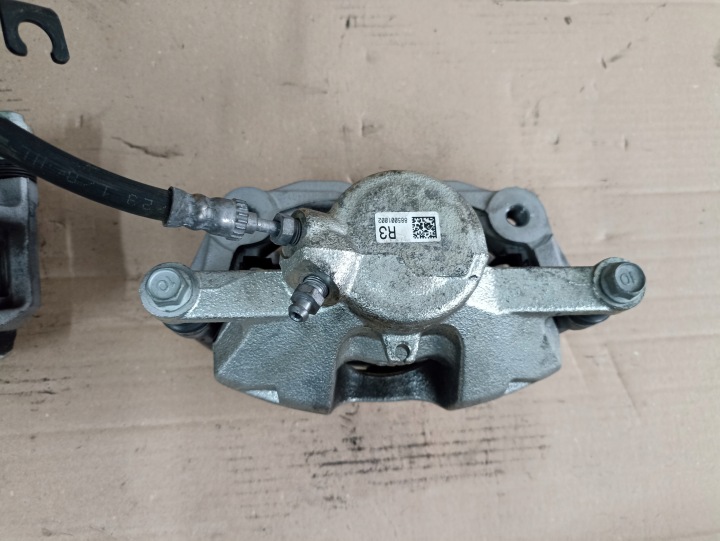 ÉTRIER DE FREIN DE FREIN GAUCHE DROIT MINI F65 U25 BMW F70 U11 8846689 8846690 1001KM
