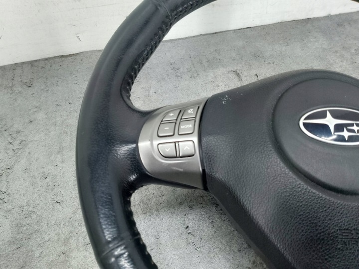 VOLANT AVEC COUSSIN SUBARU FORESTER III GS120-02880
