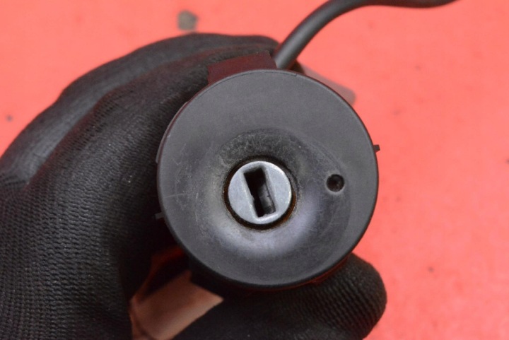 CONTACTEUR D'ALLUMAGE CLÉ 36410600 CITROEN C4 PICASSO 1 I 1.8 16V 125 KM 06-13