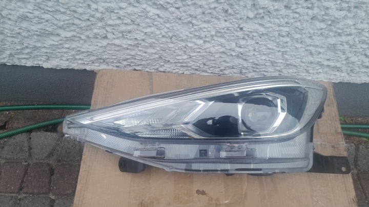 MG ZS II 2 PHARE GAUCHE AVANT COMPLET LED 11990307 PARFAITE OE 24