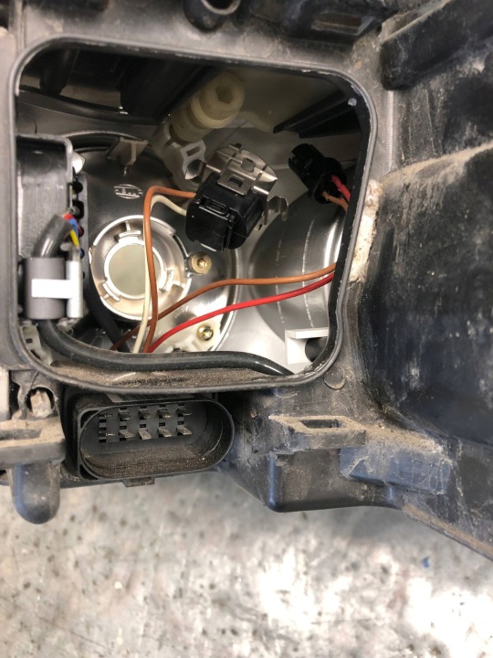 PHARE DROIT AVANT BI-XENON AUDI A8 D3 4E0907813