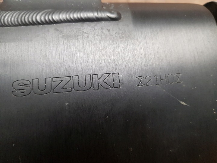 SILENCIEUX GAUCHE CONDUIT D'AIR PROTECTION SUZUKI GSXR 1000 K7 K8