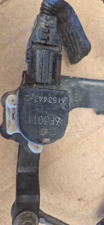 CAPTEUR NIVELLEMENT FEUX TOYOTA PRIUS (XW50) 2015-2021 6F3011