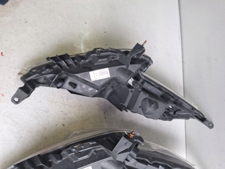 NISSAN JUKE I F15 LIFT 14-19 PHARE GAUCHE LED 90049101
