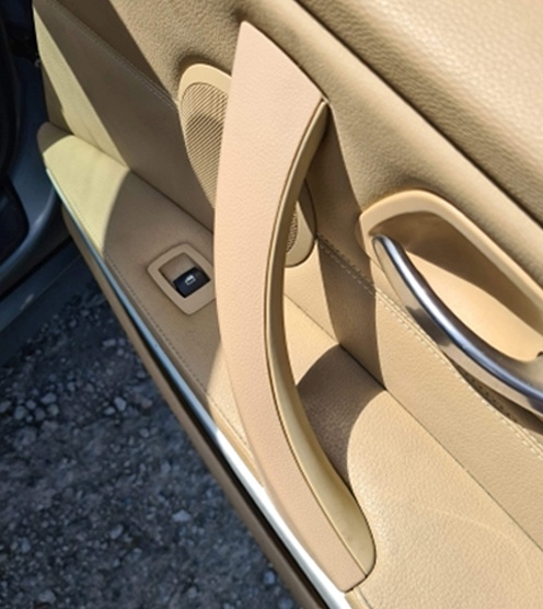 AGARRADERO SOPORTE DE PUERTA BMW E90 E91 E92 DERECHA PARTE DELANTERA COLOR BEIGE 