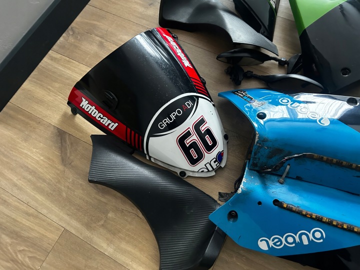 PARE-SOLEIL VITRE REVÊTEMENT SIÈGES KAWASAKI ZX6R 636/ ZX6-RR 600 2005-2006