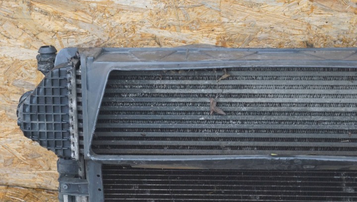 VOLVO V50 RADIATEUR VENTILATEUR 1.6 TDCI (D1046)