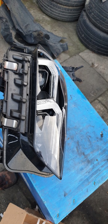 BMW X1 U11 PHARE AVANT AVANT DROITE COMPLET LED EUROPE 5A9A228