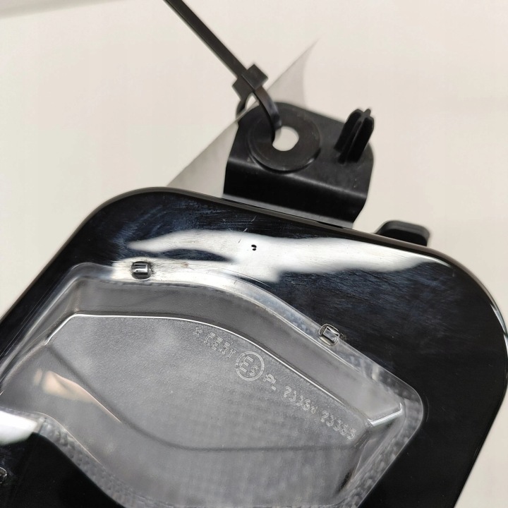 VOLKSWAGEN ID.4 2023 DROITE CÔTÉ LANTERNE PRZECIWMGLOWE AVANT