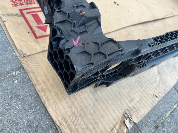 RENFORCEMENT PANNEAU AVANT VW PASSAT B9 SKODA SUPERB IV 3J0805588F