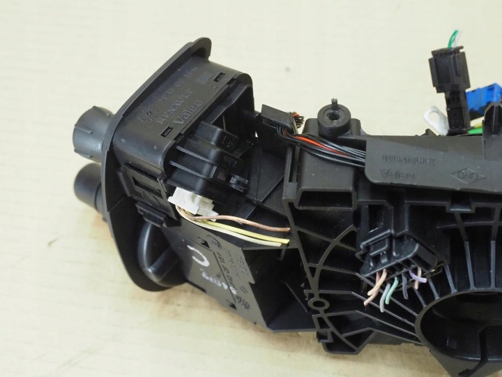 COMMUTATEUR COMPOSITE RENAULT SCENIC II 7701060399