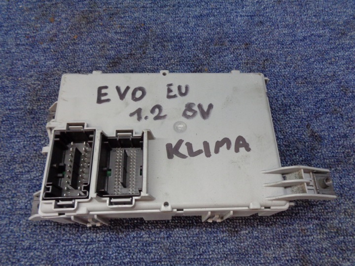 ORDINATEUR CONTRÔLEUR CONTACTEUR D'ALLUMAGE FUSIBLE FIAT PUNTO EVO 1.2 8V MANUEL 51899832