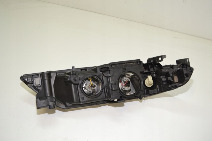 RENAULT LAGUNA II PROJECTEUR PHARE GAUCHE AVANT 8200002845