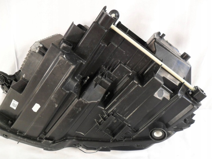 PROJECTEUR AVANT CÔTÉ DROITE AUDI Q4 SPORTBACK E-TRON 89A941036
