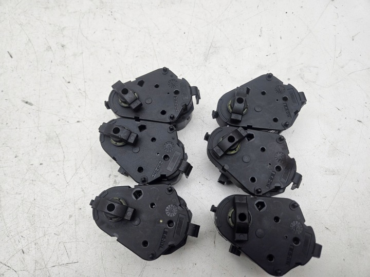 BMW 5 E60 E61 2004 ENSEMBLE MOTEURS CONDUIT D'AIR