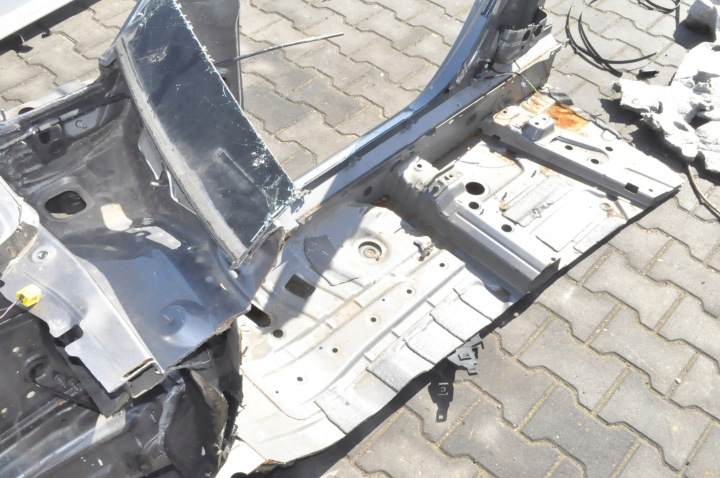 MERCEDES W177 2021R BERLINE QUART LONGERON DROIT AVANT SEUIL POTEAU B