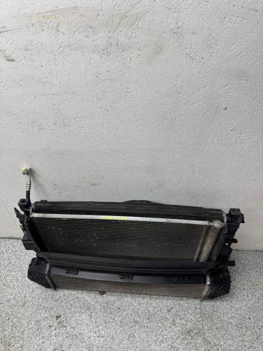 RADIATEUR ENSEMBLE ÉCHANGEUR AIR-AIR VOLVO V40 II 2012-2018 1.6 T3 2.0 T3 T4 D4