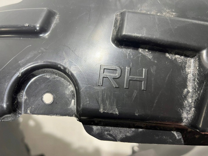 PASSAGE DE ROUE DROIT AVANT NISSAN QASHQAI J11 II 63840-HV00A 400PLN