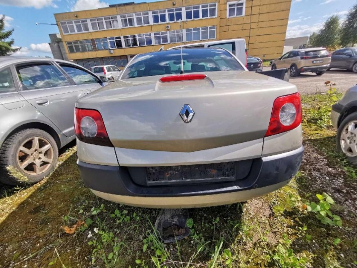 RENAULT MEGANE BOÎTE FUSIBLES 2004 1.6L 13251