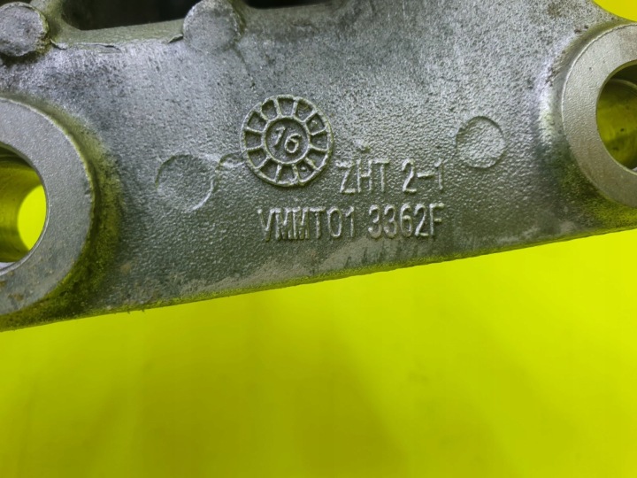 POIGNÉE SUPPORT ALTERANTORA JEEP GRAND CHEROKEE WK2 3.0D 3362F