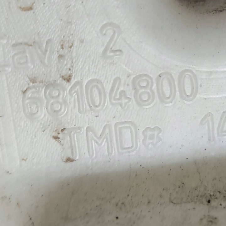 JEEP CHEROKEE 2015 RÉSERVOIR LIQUIDE VERS LAVE-GLACES PARE-BRISE