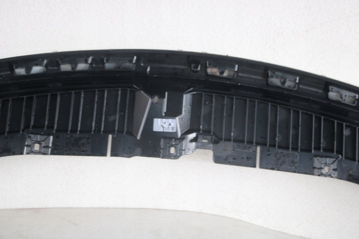 MERCEDES W243 EQB PROTECTION COURROIE PARE-CHOCS CACHE A2438851401