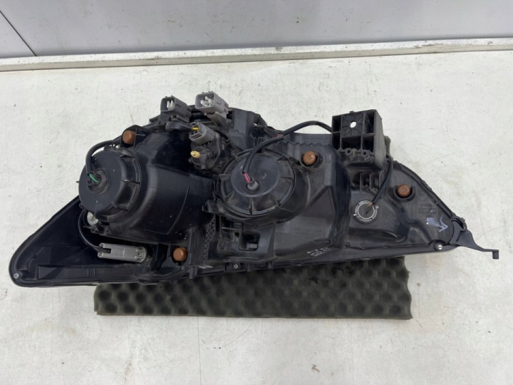 PHARE PROJECTEUR MITSUBISHI ASX OUTLANDER SPORT 10-19R. DROITE AVANT EUROPE