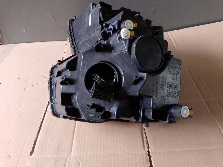 PROJECTEUR PHARE DROIT AVANT SKODA KAROQ COMPLET LED 57B941016F
