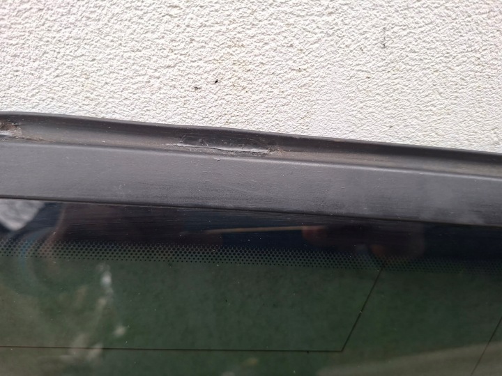 VITRE TRIANGULAIRE DANS KAROSERJE MONDEO MK4 UNIVERSEL DROITE GAUCHE