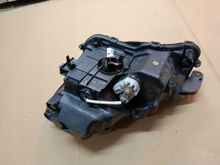 PHARE DROITE AVANT AVANT COMPLET LED LEXUS RC RC200T RC300H OE EUROPE EN BON ÉTAT