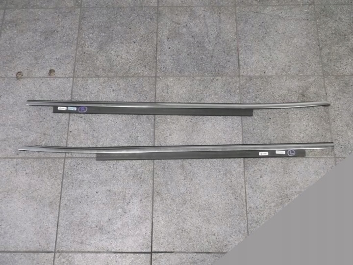 MOULURE RACLOIR AUDI A5 DROIT AVANT 8T8853284D