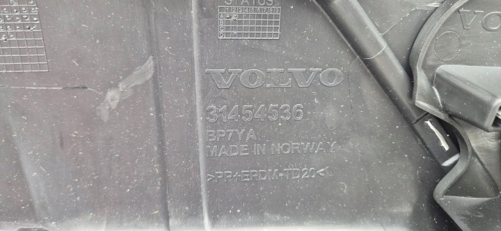 VOLVO XC60 II 17-21 DIFFUSEUR BAS PARE-CHOCS ARRIÈRE TÔLE ÉCHAPPEMENTS NEUF ORIGINE
