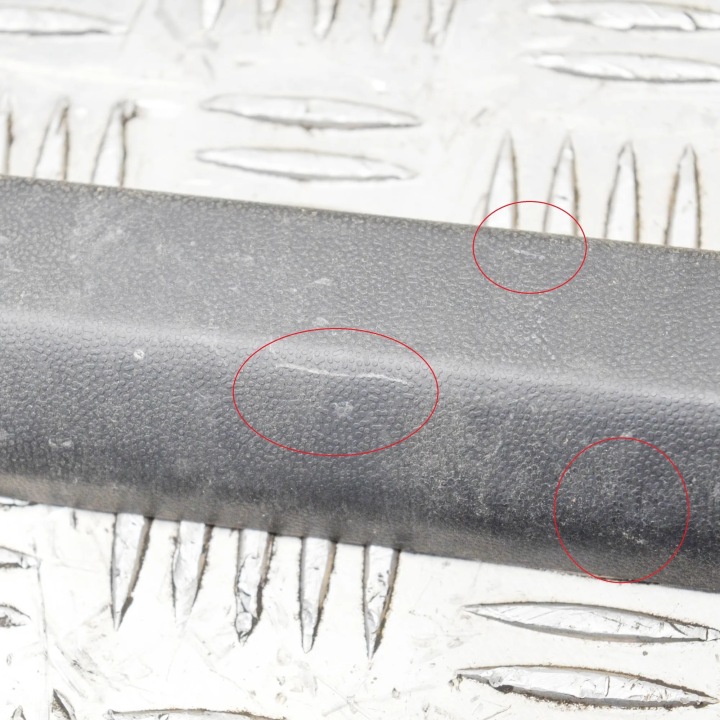 GAUCHE MOULURE VERTICALE AVANT VITRES PORSCHE CAYENNE (92A) 7P5853537