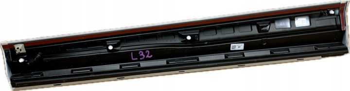 L32 AUDI Q2 81A MOULURE PORTES DROITE AVANT 81A853960A