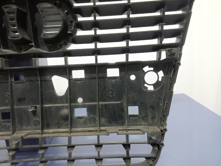 AUDI A4 B7 CALANDRE RADIATEUR GRILLE 8E0853651J