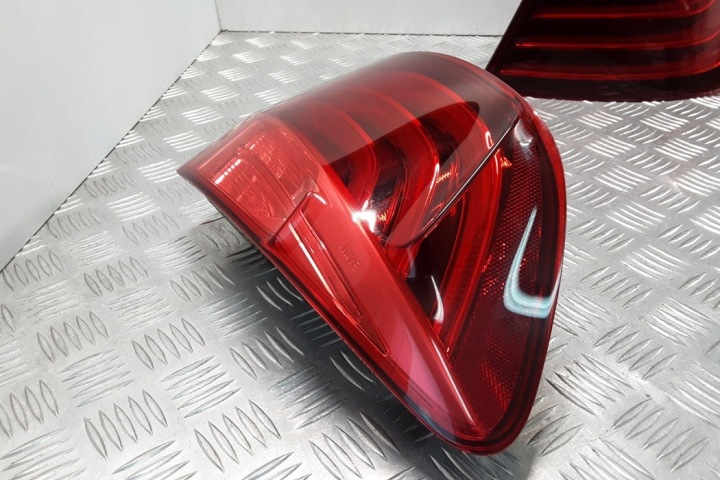 ENSEMBLE PHARE ARRIÈRE BMW 5 (F10) 18408002 3.0L DIESEL 210KW 2014