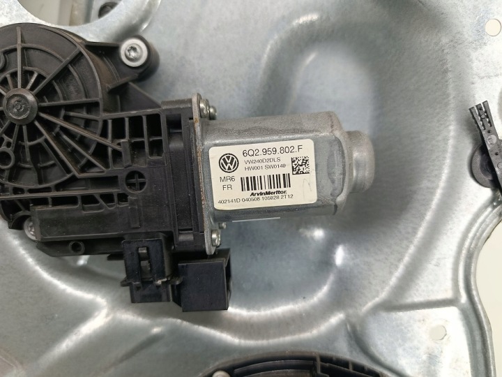 ÉLÉVATEUR VITRES GAUCHE AVANT VW POLO IV RESTYLAGE 9N 6Q3837401AD 6Q2959802F
